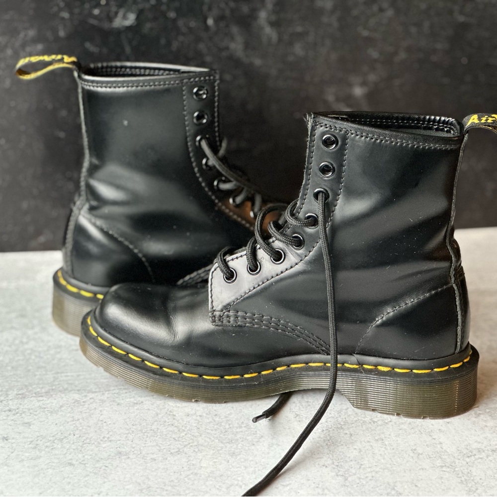 Dr. Martens 1460 Smooth Black Leather Boots EUC - Picture 5 of 9